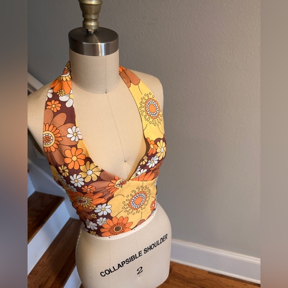 ROMWE Floral 70s Inspired Halter Top - Picture 3 of 7